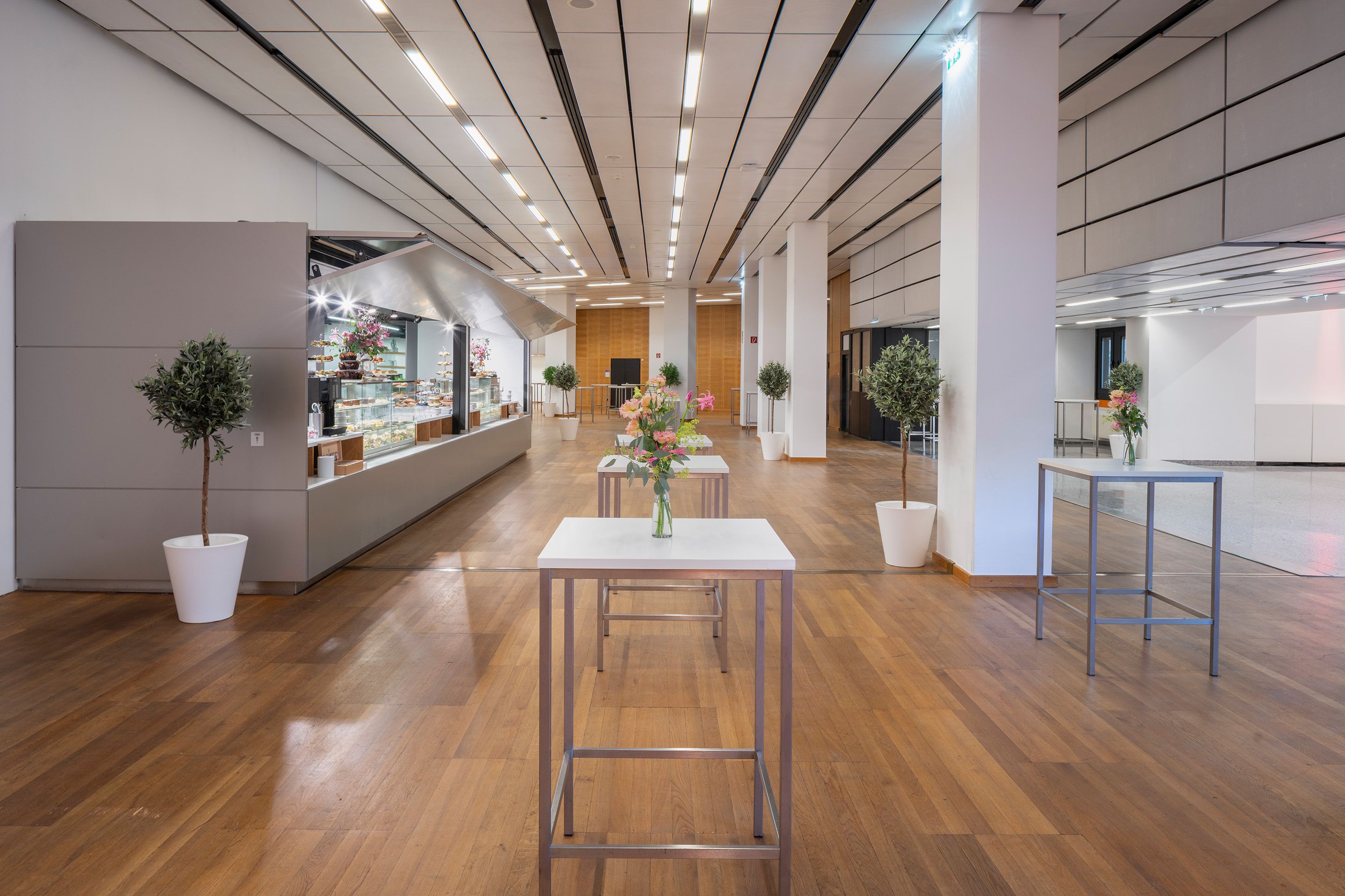 Foto: Foyer D Catering-Bereich 2022 Austria Center Vienna