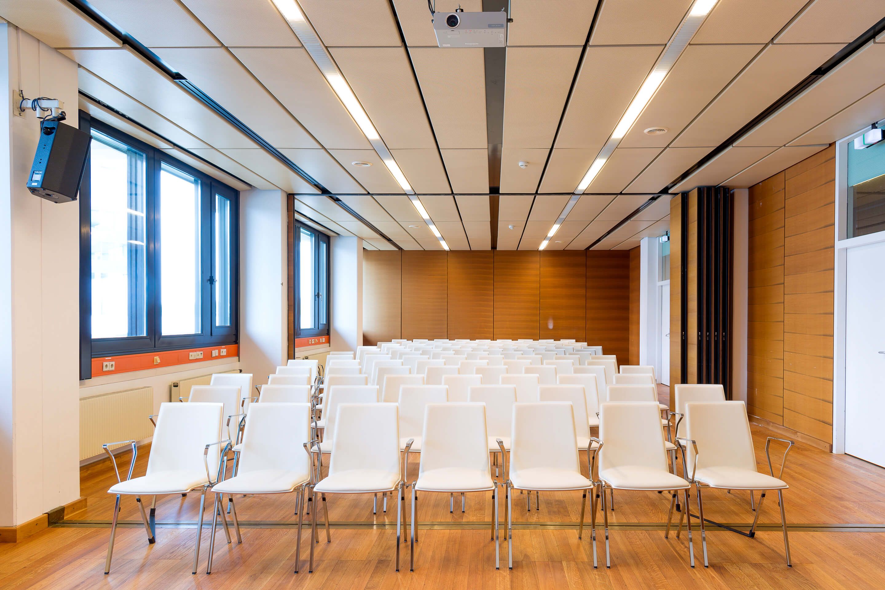 Foto: Meetingraum Xlarge Kinobestuhlung