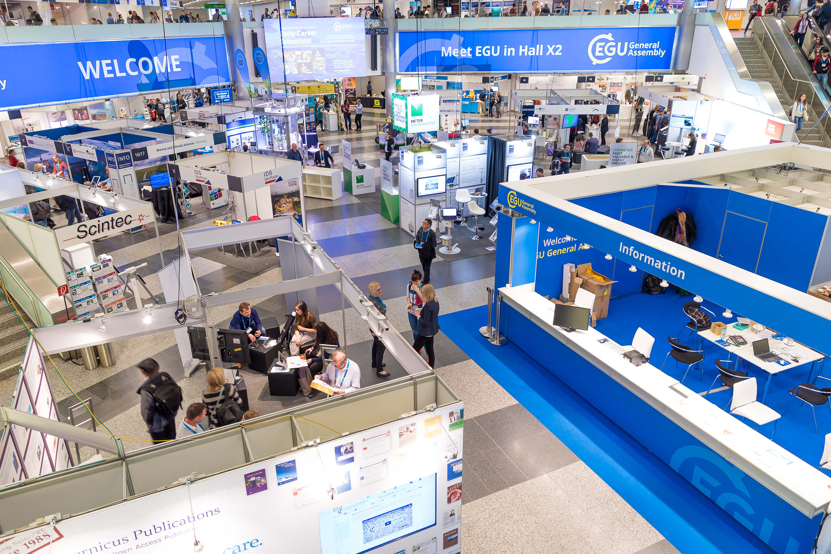 Foto: Eventkonzept Messe in der Eingangshalle