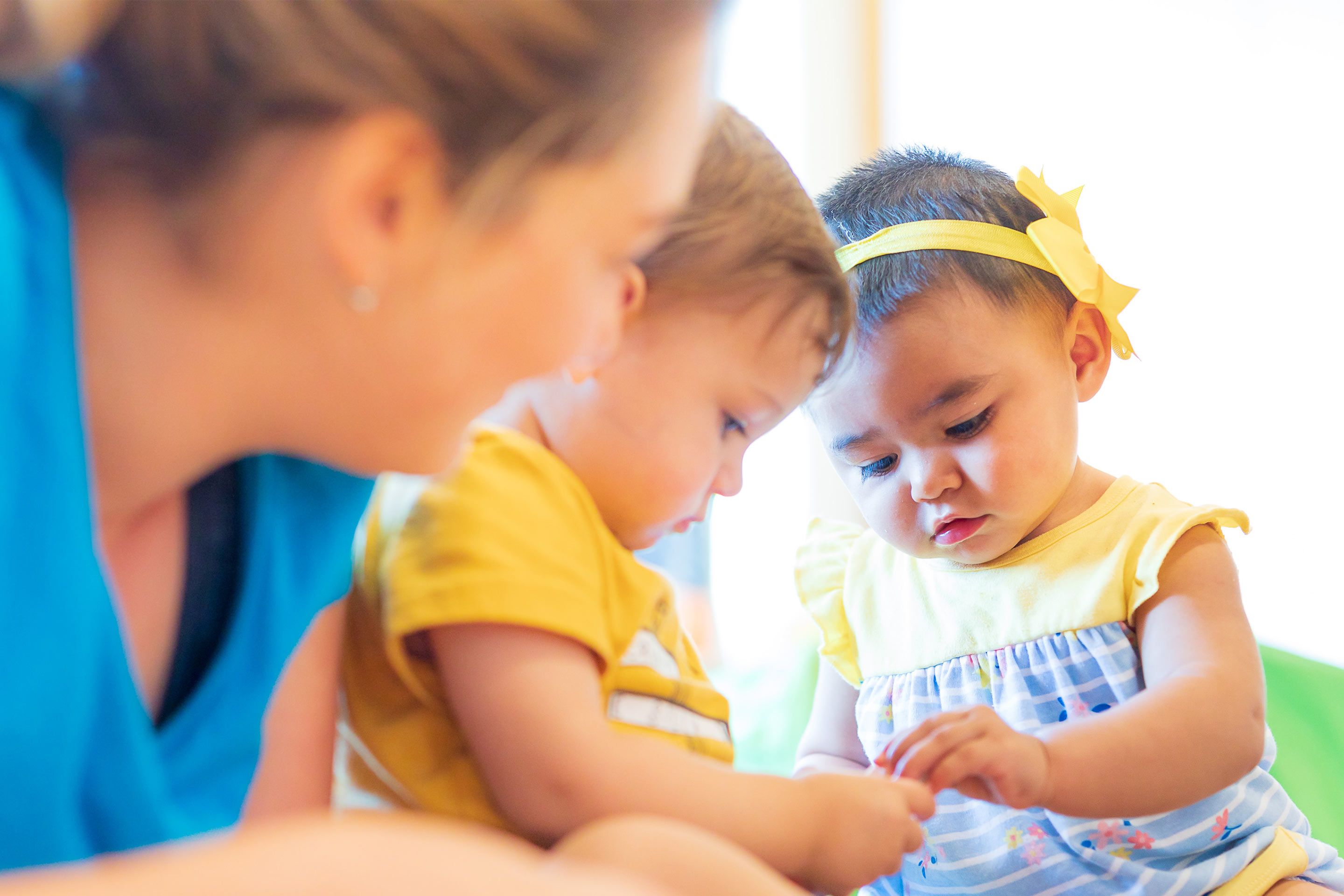 Foto: Services Kinderbetreuung spielende Kinder