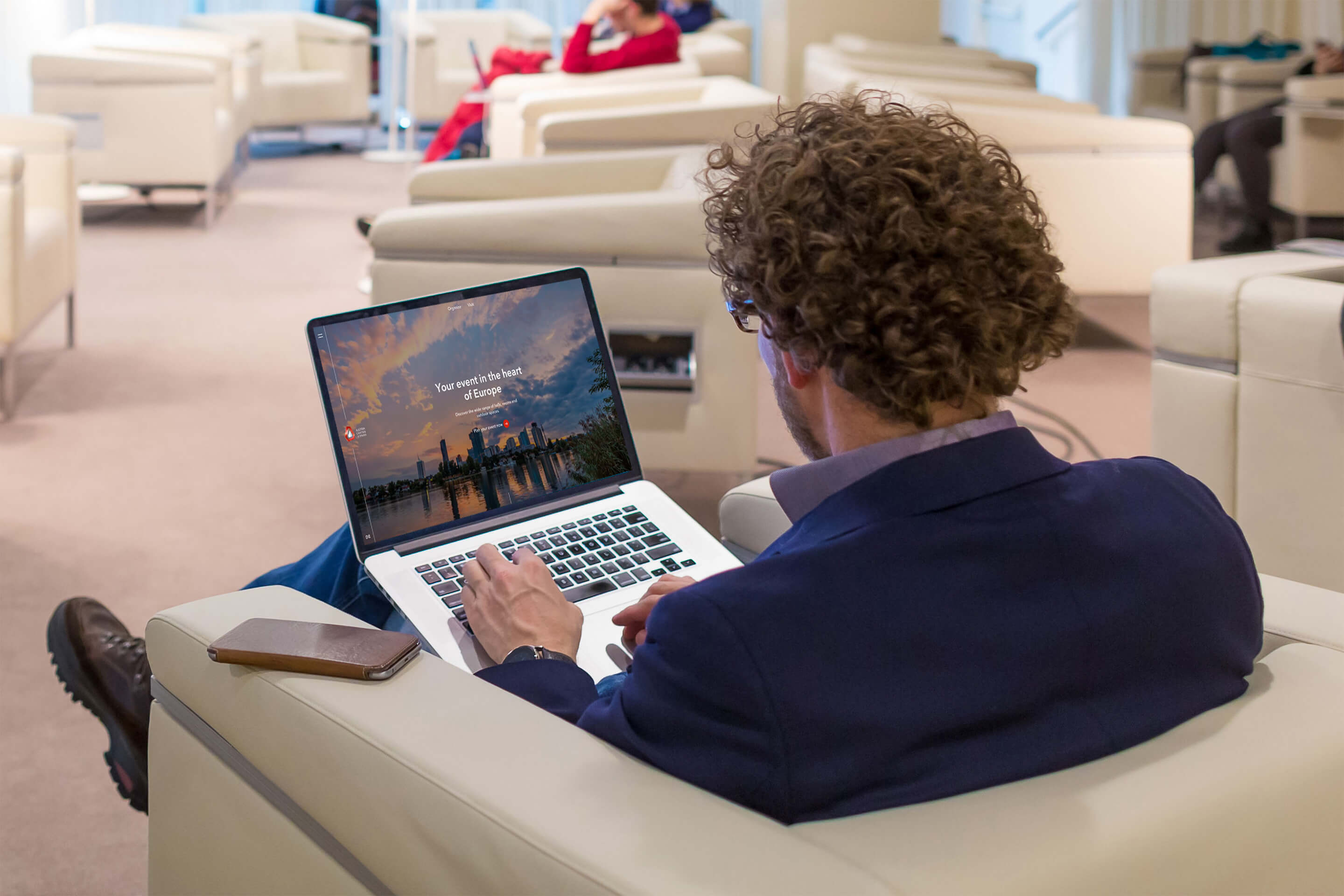User looks at the new website of the Austria Center Vienna