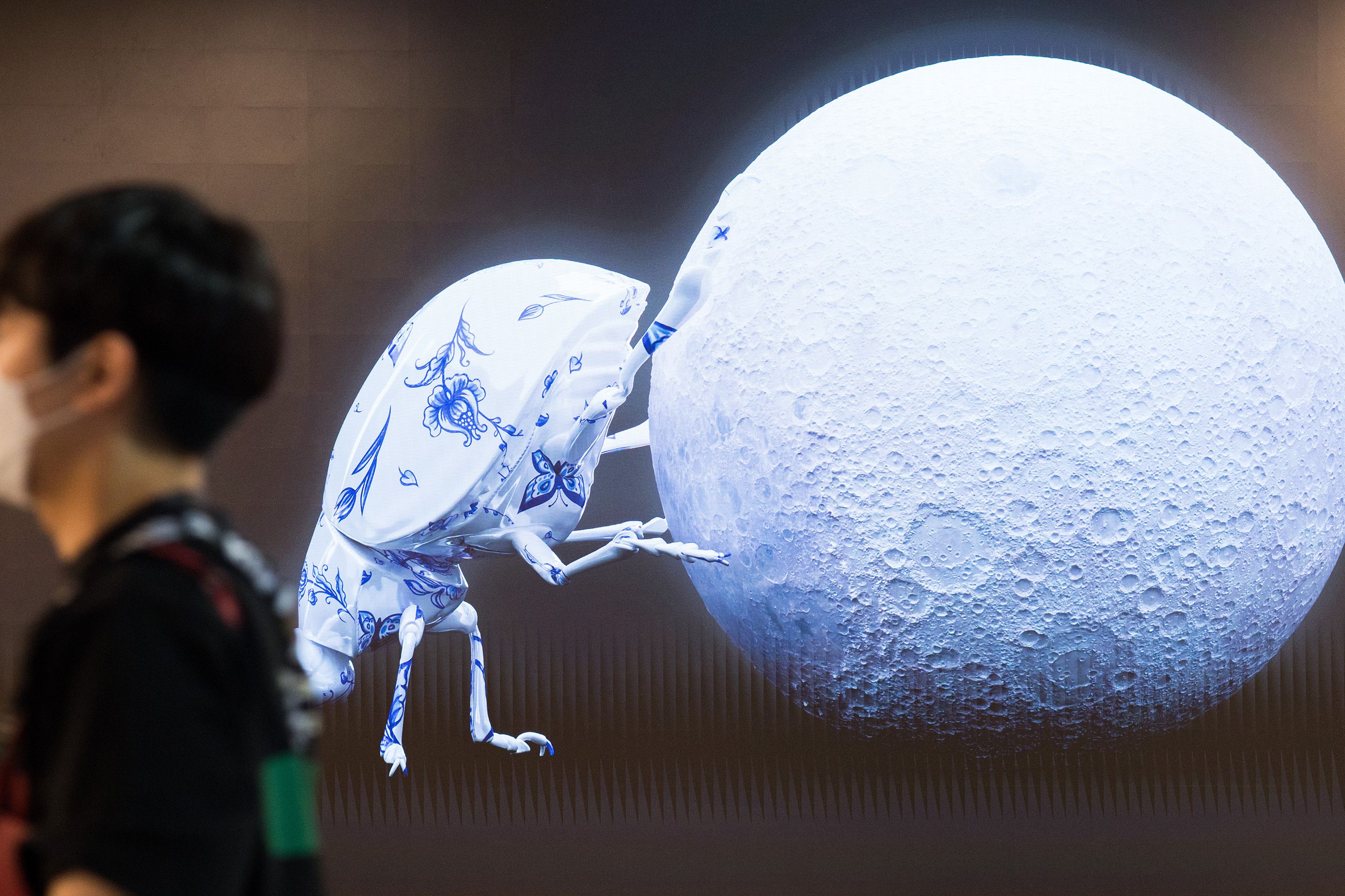 Foto: LED-Fläche mit Präsentation in der Eingangshalle des Austria Center Vienna ECR 2022