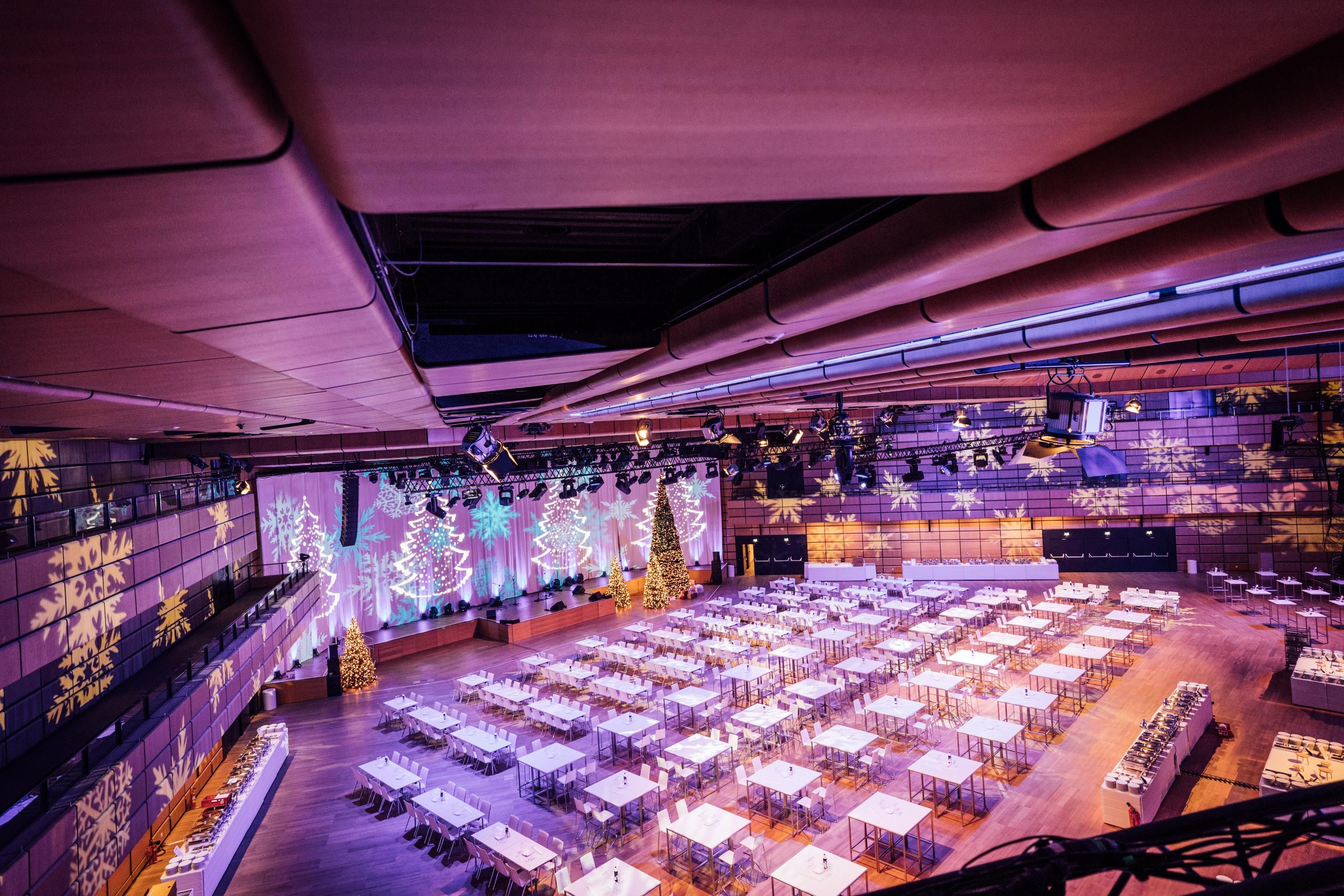 Foto: Saal ABC im Weihnachtsflair im Austria Center Vienna