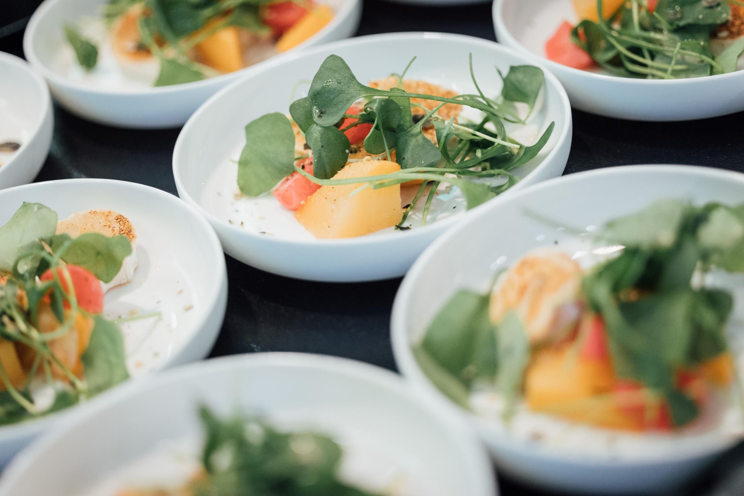 Foto: Schuesseln mit Essen