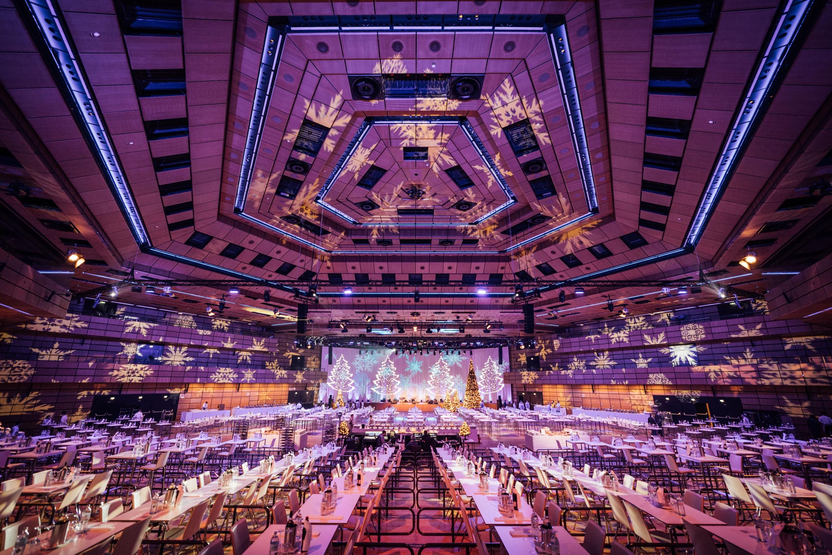 Foto: Saal ABC im Weihnachtsflair im Austria Center Vienna