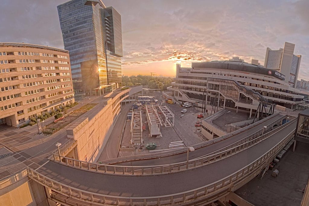 Baustellenkamera mit Blick auf das Austria Center Vienna