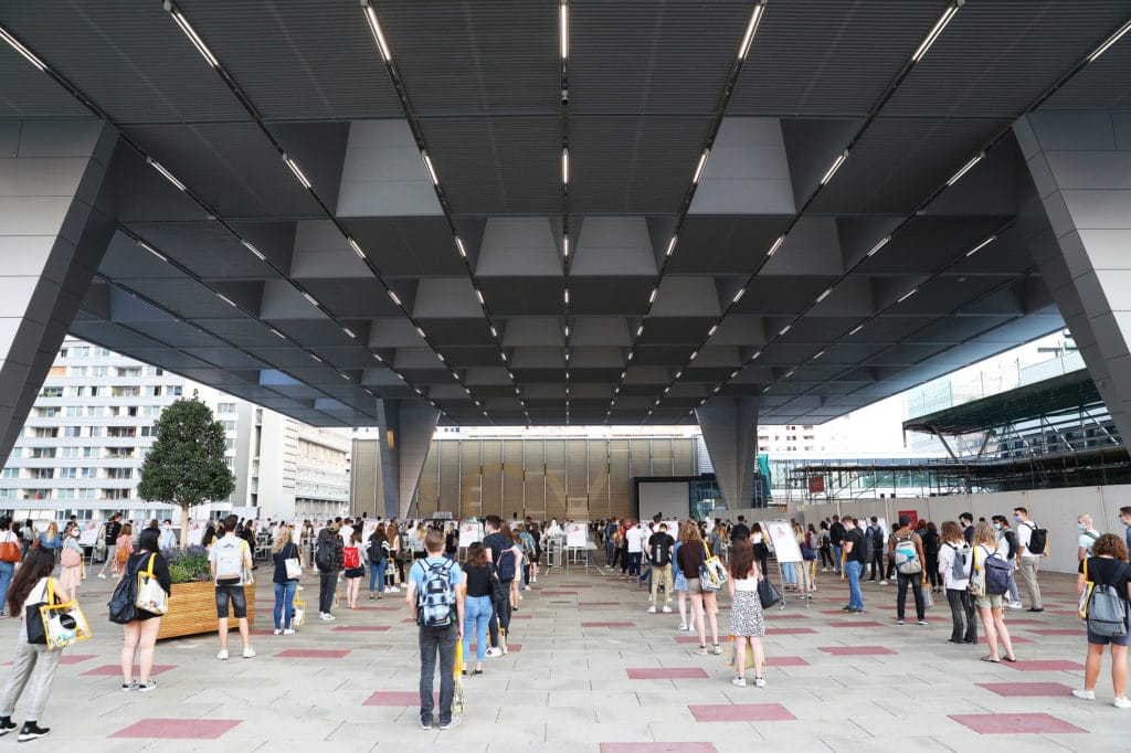 Bild: COVID19 Teststrassen vor dem Austria Center Vienna